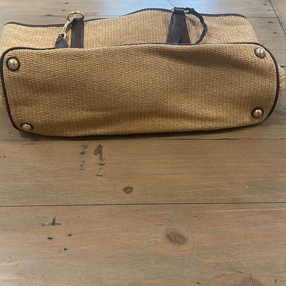 Michael Kors straw summer tote. Removable pouch inside. - Picture 3 of 11